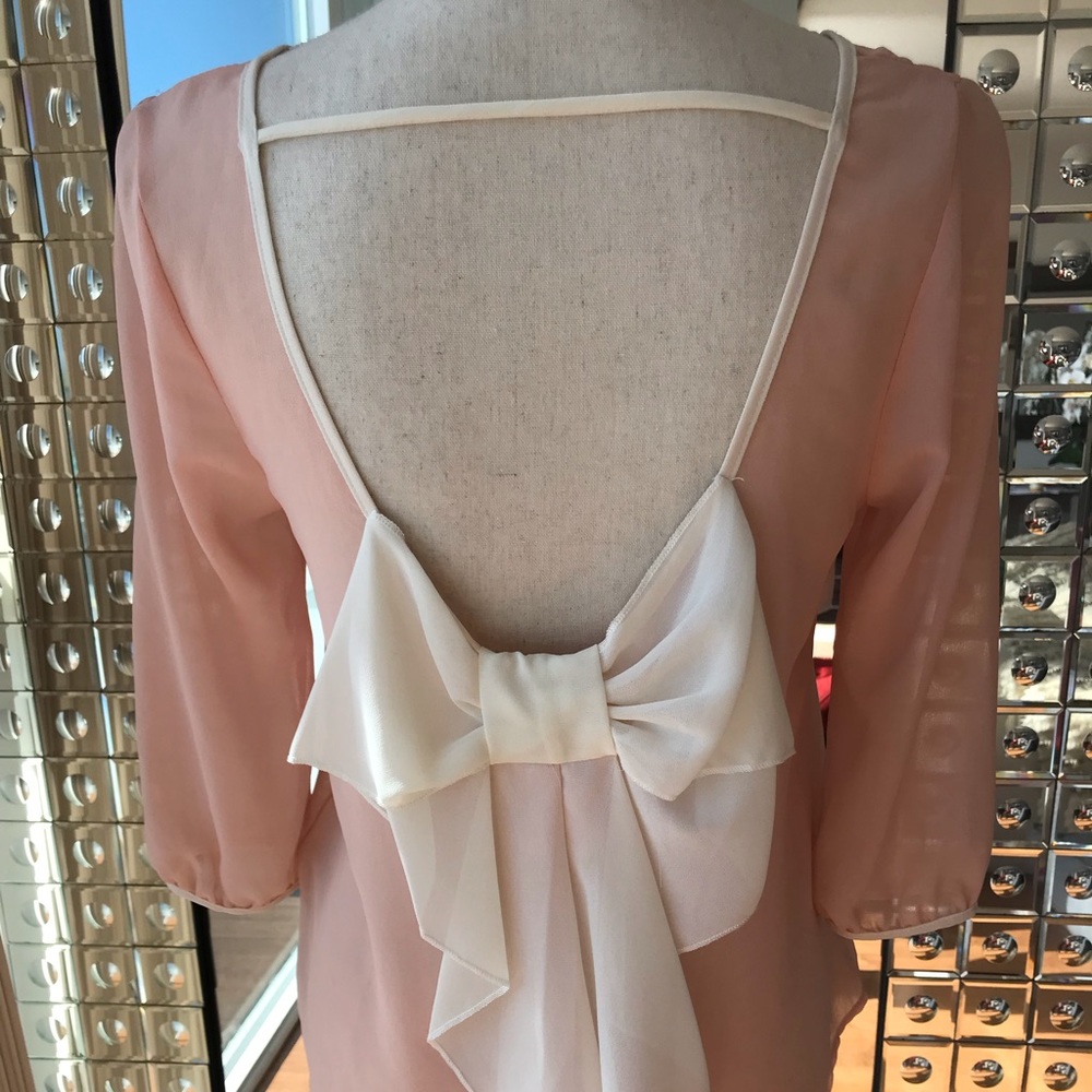 Cute shirt with bow